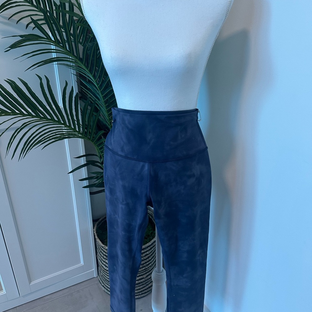 Lululemon Women's High-Waisted Blue Pants